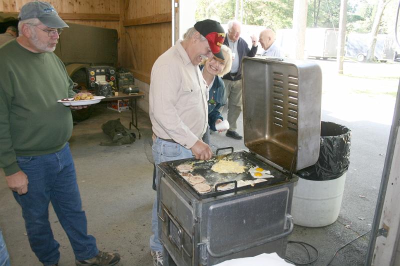 IMG_1008.JPG - Larry, N1PHV, manning his field kitchen.  Such a boatanchor!  Thanks, Larry.